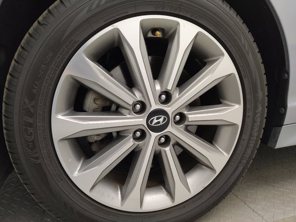 Used 2017 Hyundai Sonata Limited w/ Tech Package 03 FWD image 31