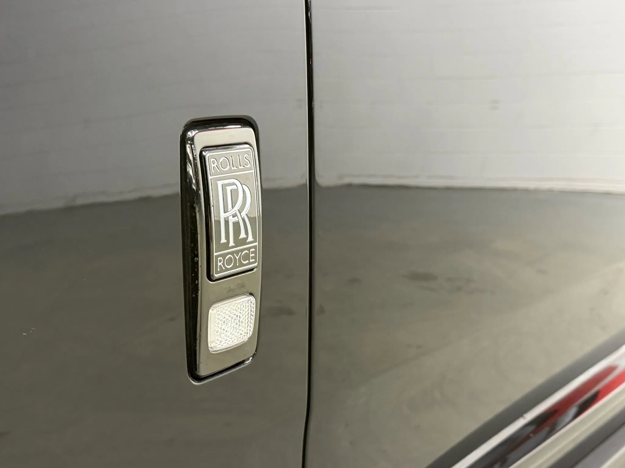 Used 2022 Rolls-Royce Cullinan Black Badge w/ Dark Exterior Package image 24