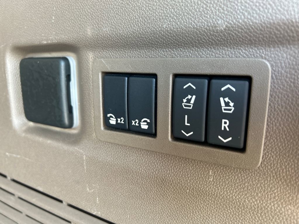 Certified 2024 GMC Yukon XL Denali image 45