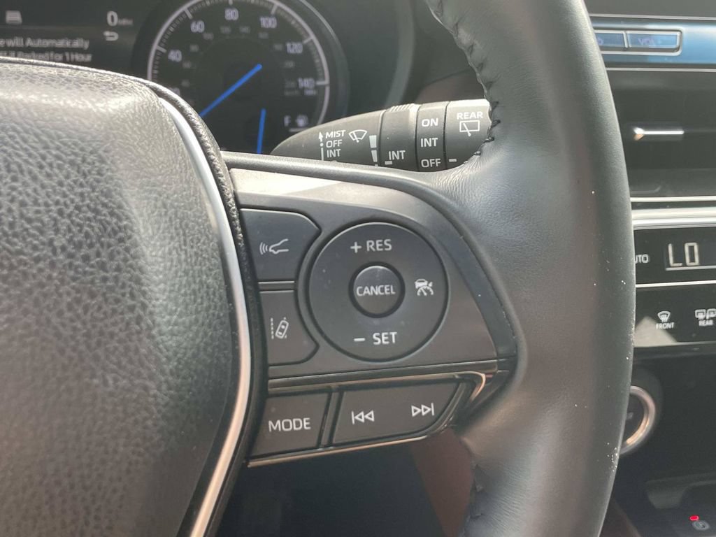 Used 2024 Toyota Venza XLE AWD/4WD image 32