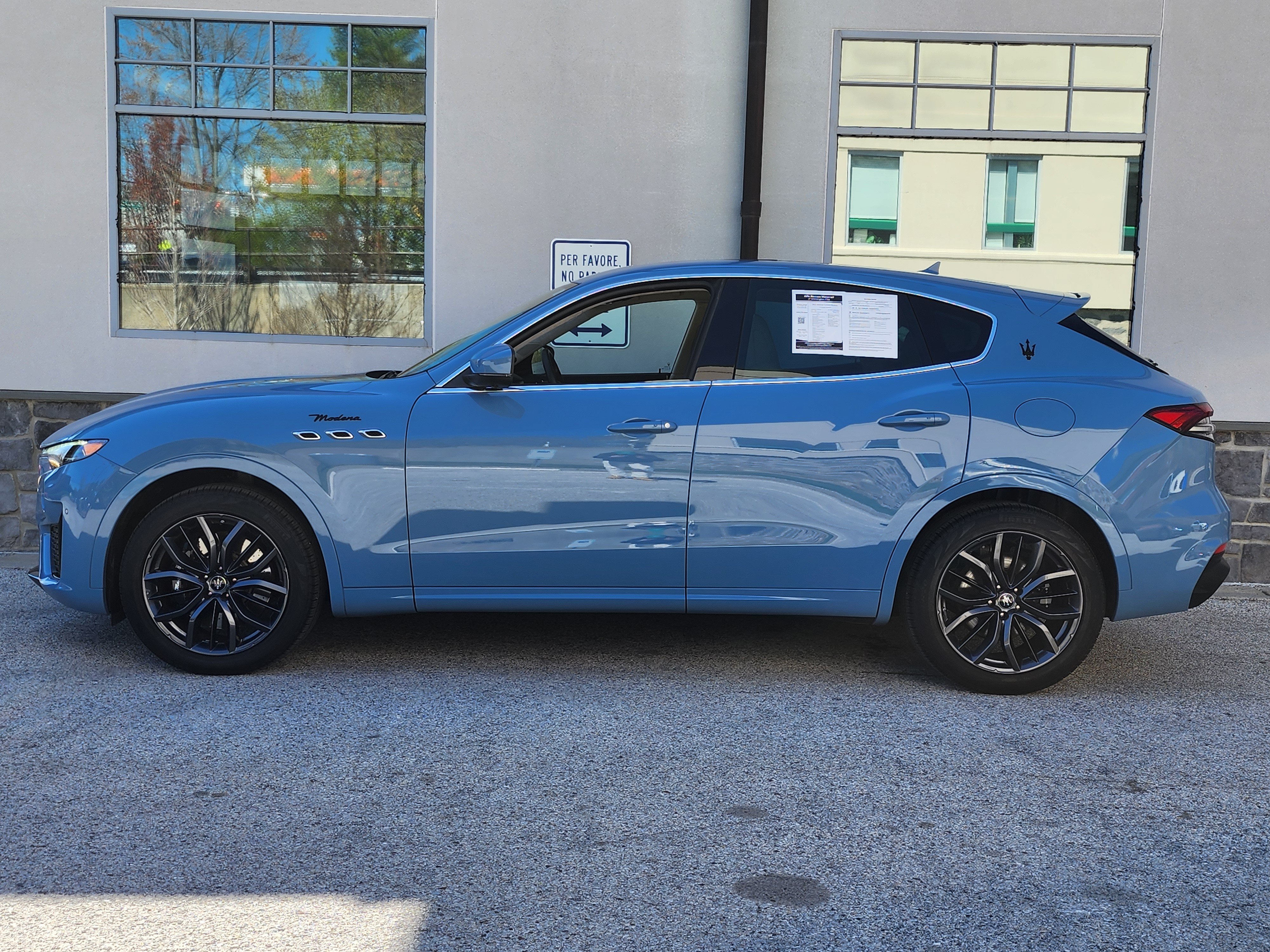 Used 2022 Maserati Levante Modena AWD/4WD image 7