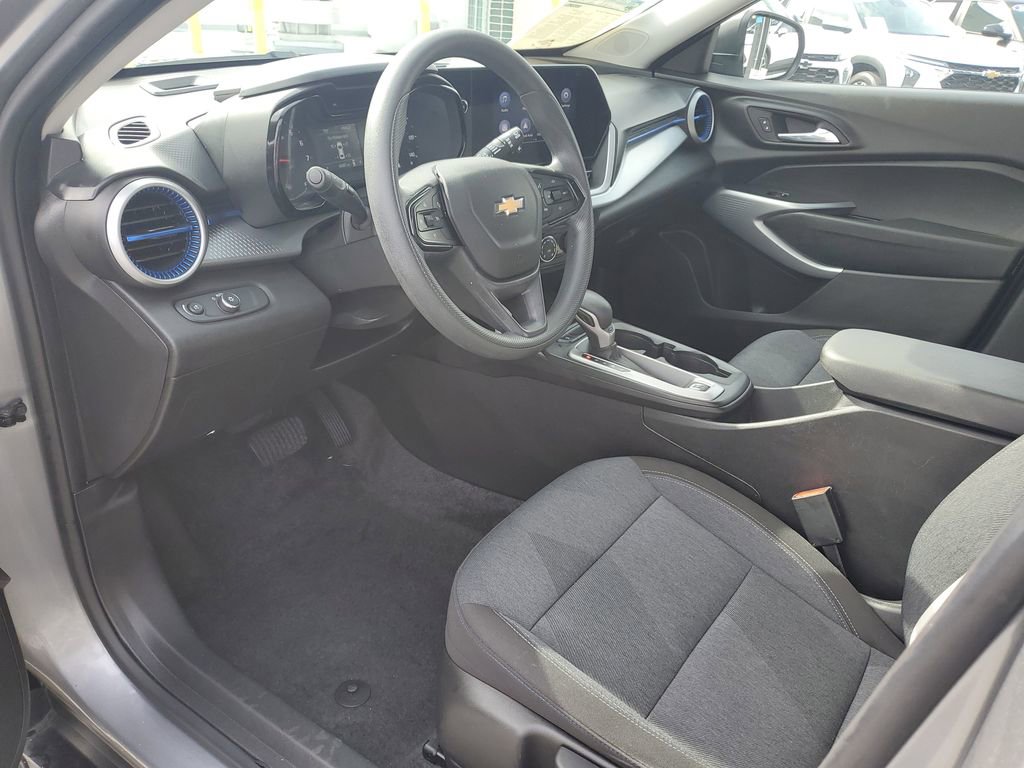 Used 2024 Chevrolet Trax LS w/ Driver Confidence Package image 17