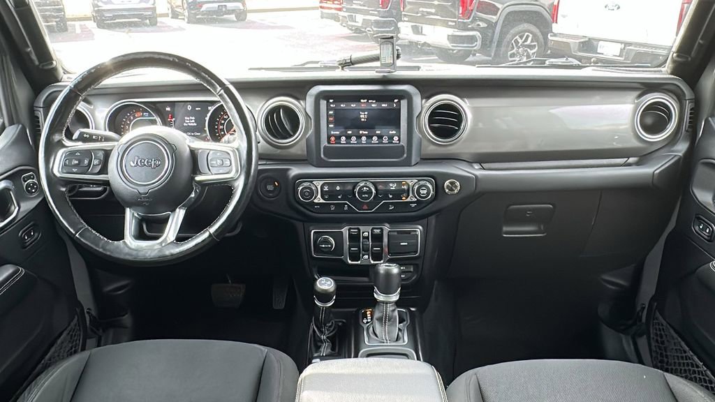 Used 2018 Jeep Wrangler Unlimited Sahara image 10