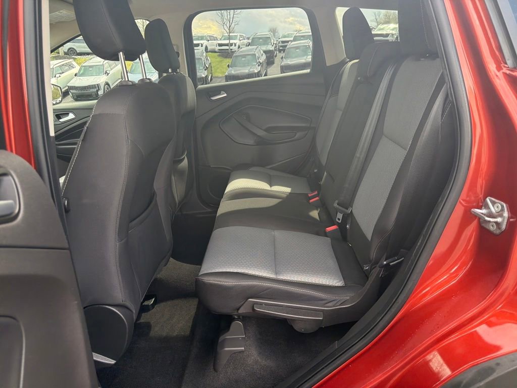 Used 2019 Ford Escape SE image 16