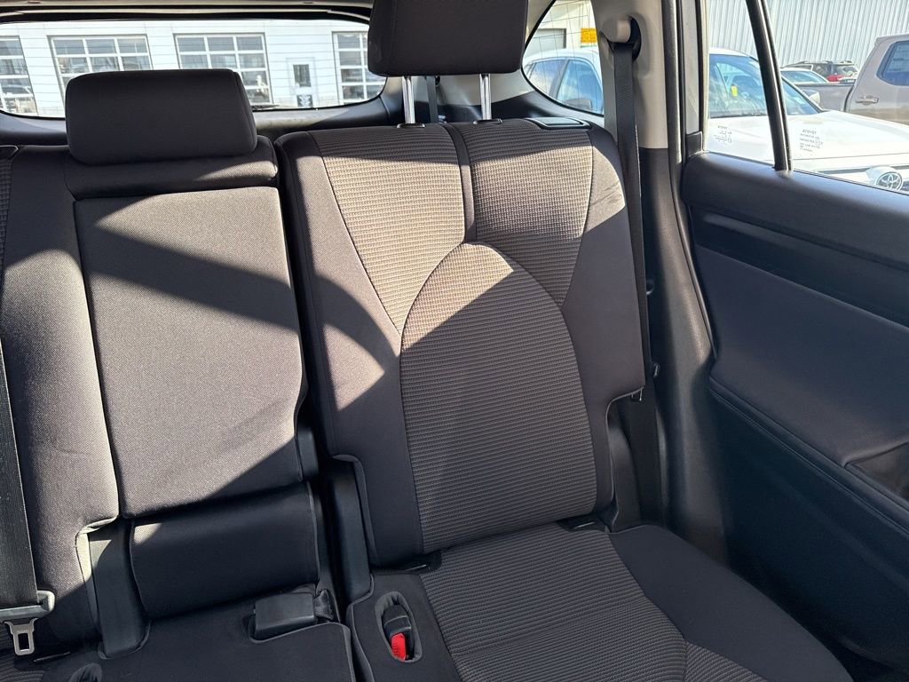 Used 2022 Toyota Highlander L image 15