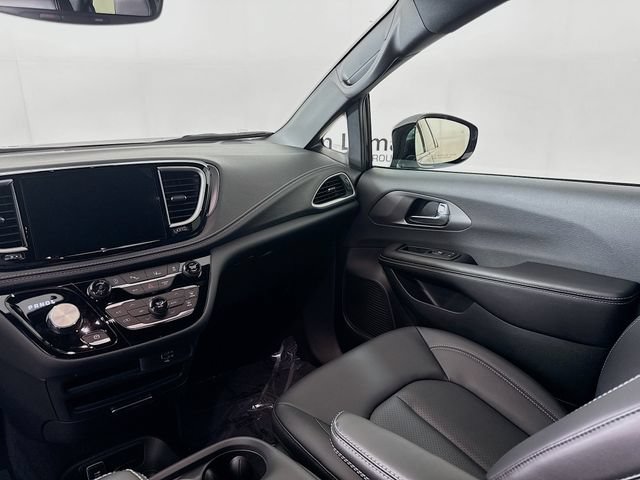 New 2026 Chrysler Pacifica Select w/ S Appearance Package FWD image 22