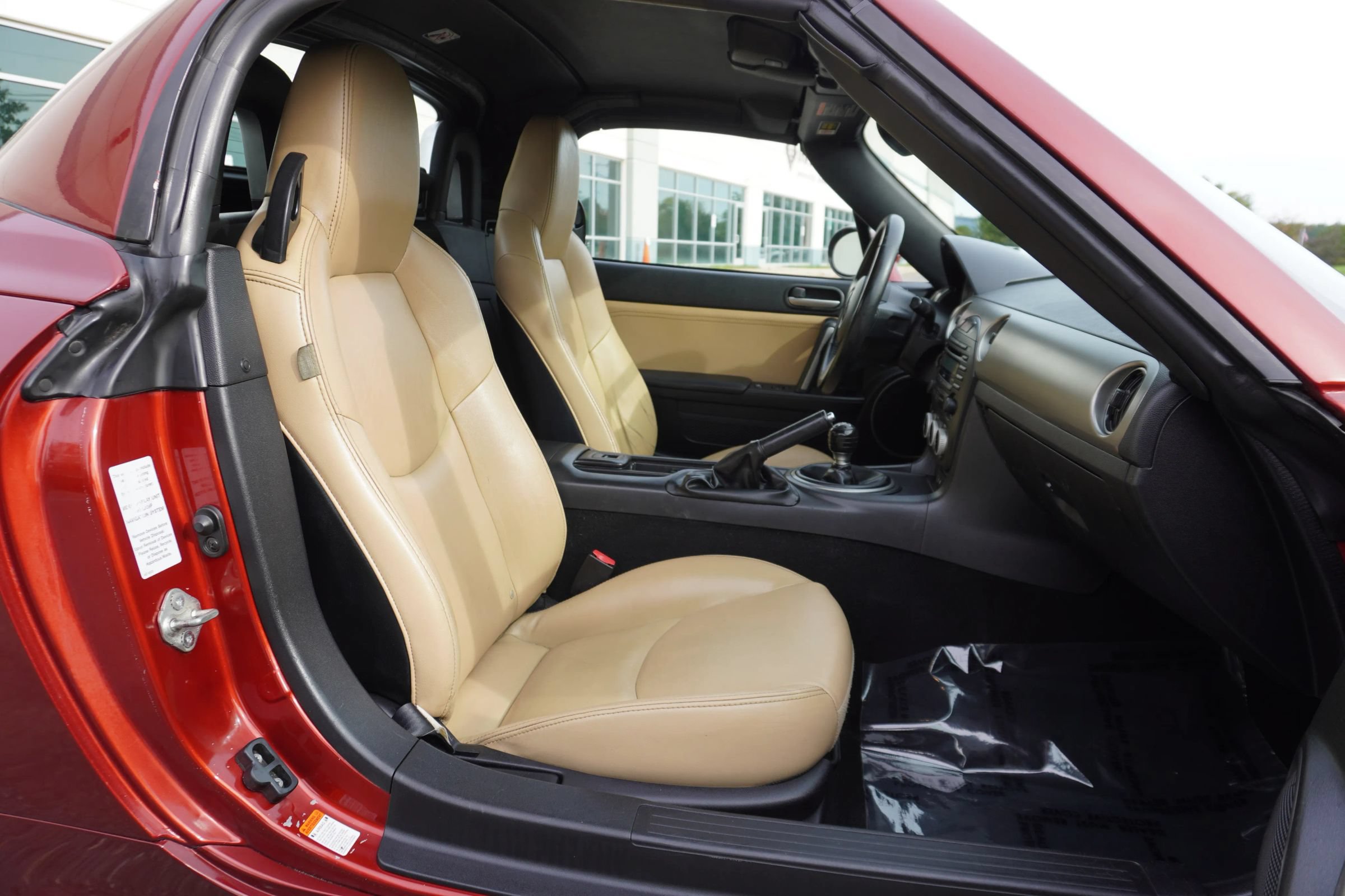 Used 2010 MAZDA MX-5 Miata Grand Touring w/ Premium Pkg RWD image 10