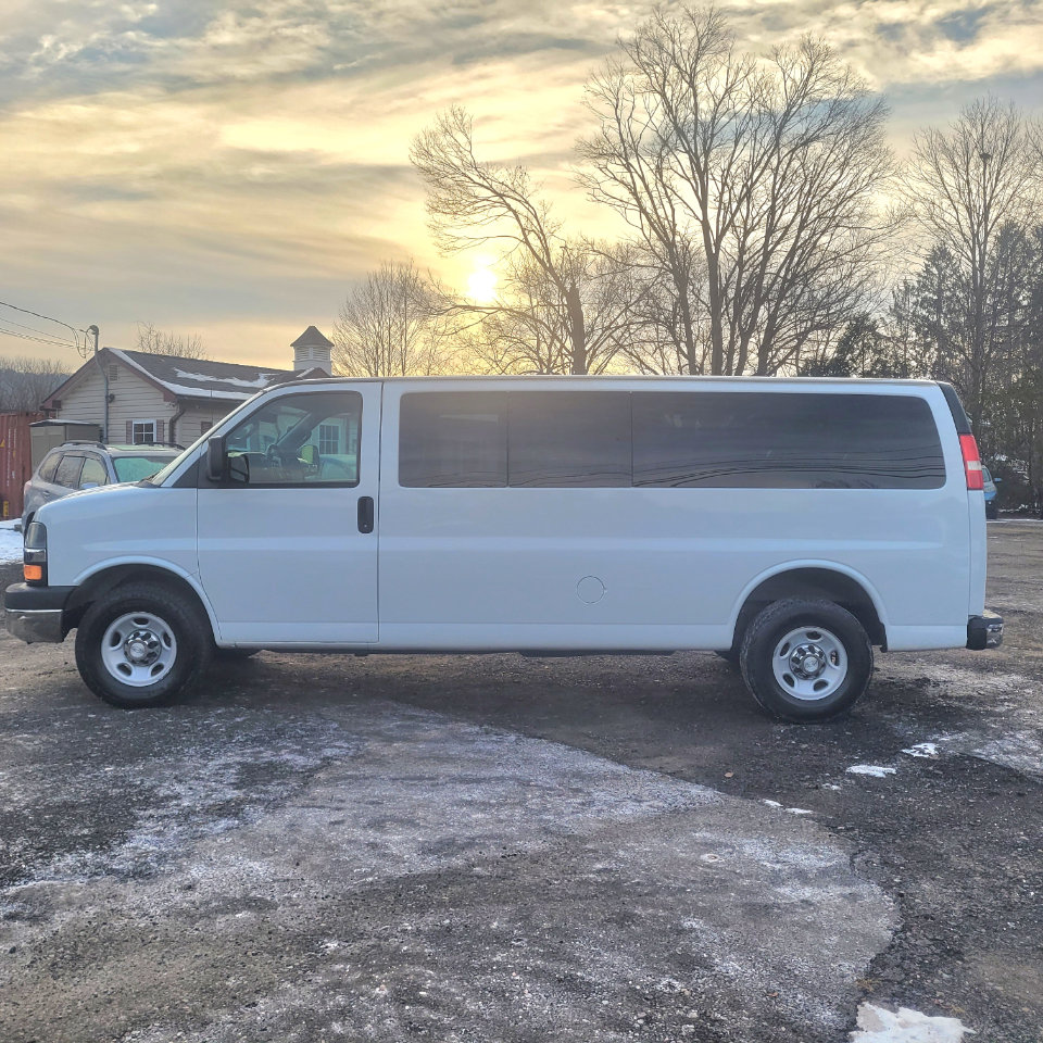 Used 2016 Chevrolet Express 3500 LT w/ LT Preferred Equipment Group image 5