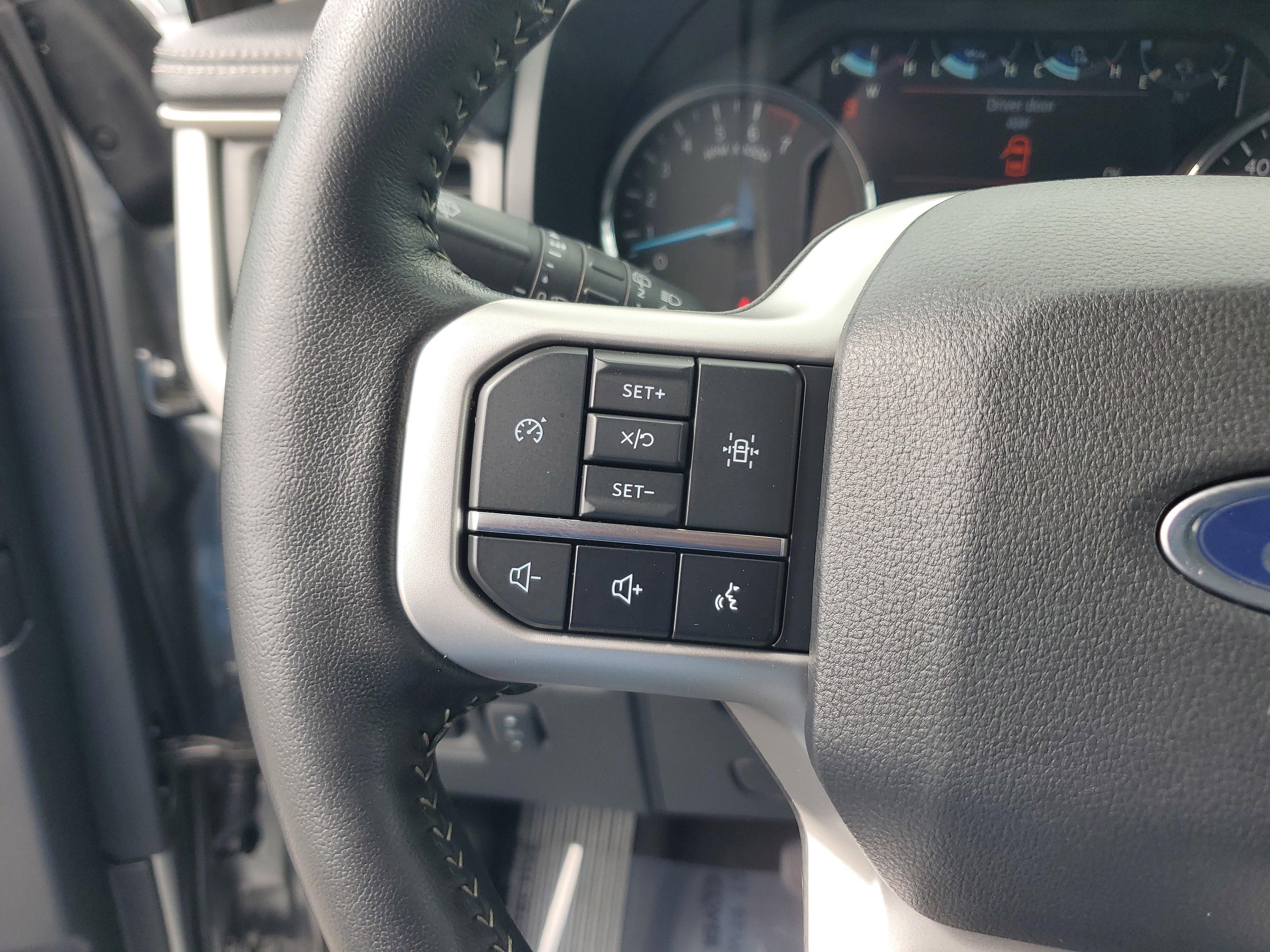 Used 2024 Ford Expedition Max XLT image 24