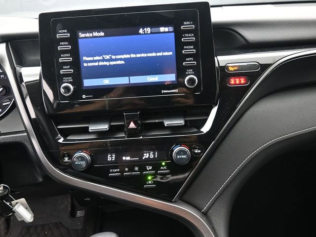 Used 2022 Toyota Camry SE image 3