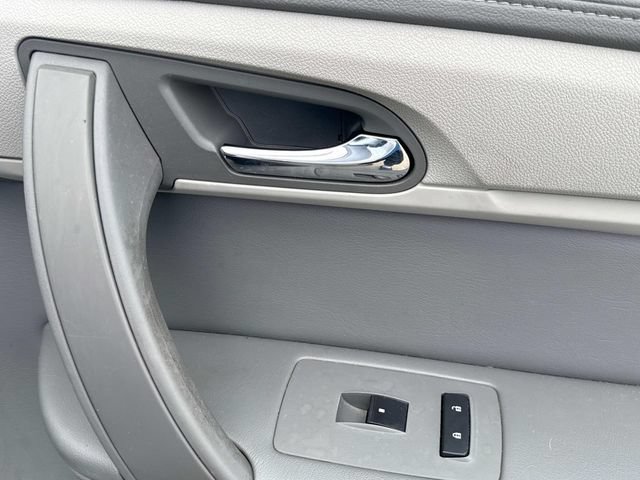 Used 2017 Chevrolet Traverse LT FWD image 19