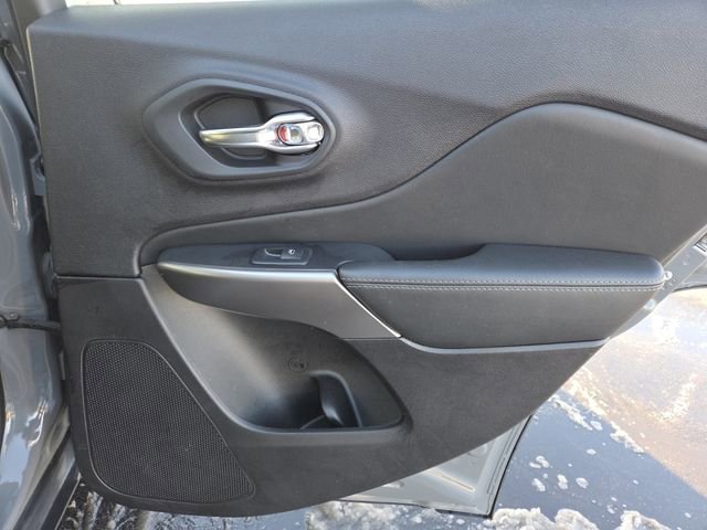 Used 2021 Jeep Cherokee Limited image 25