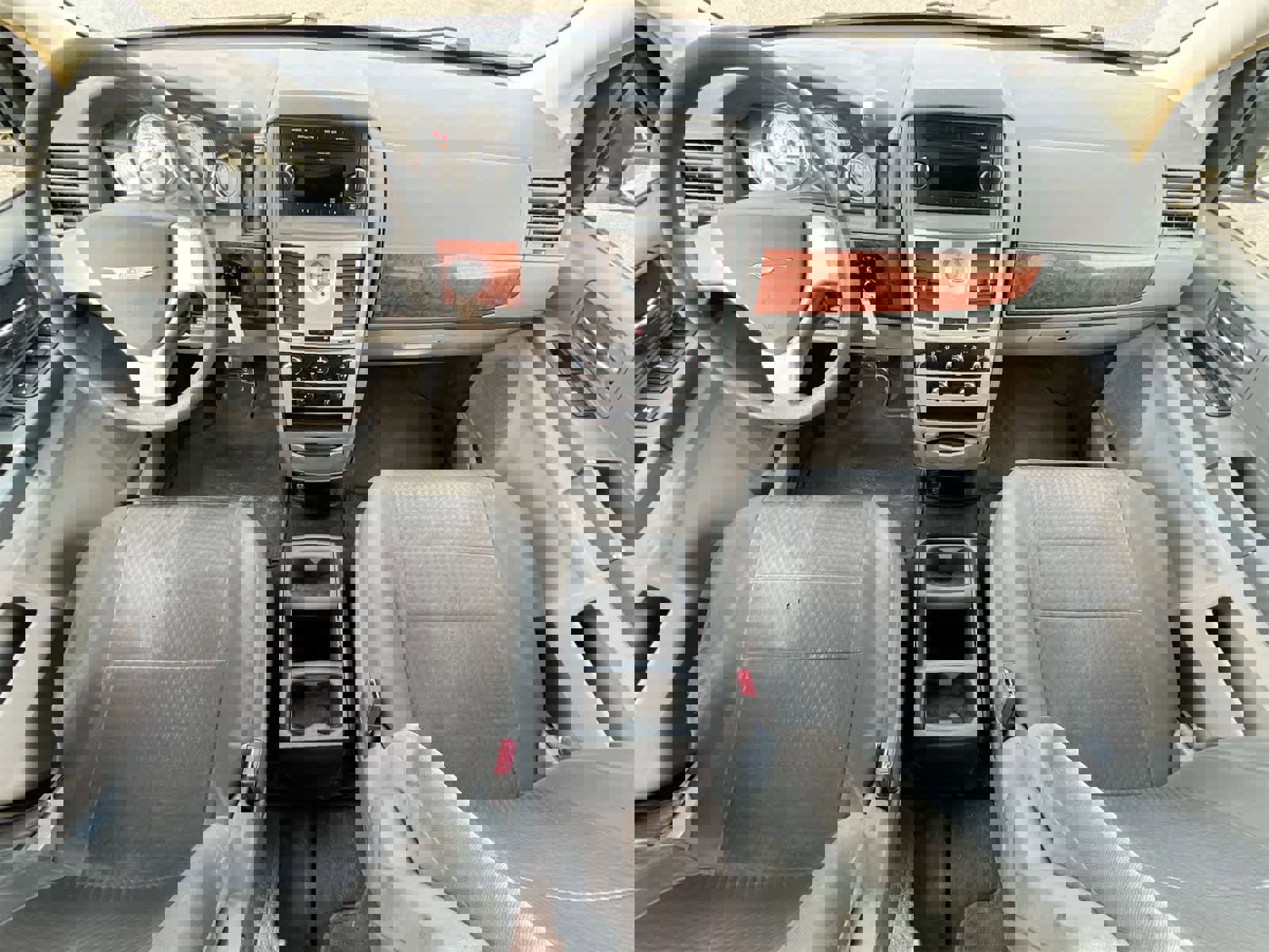 Used 2009 Chrysler Town & Country LX image 15