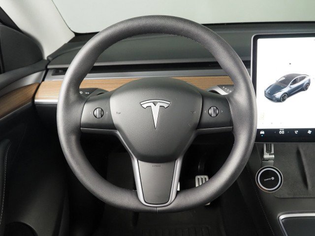 Used 2024 Tesla Model Y Performance image 19