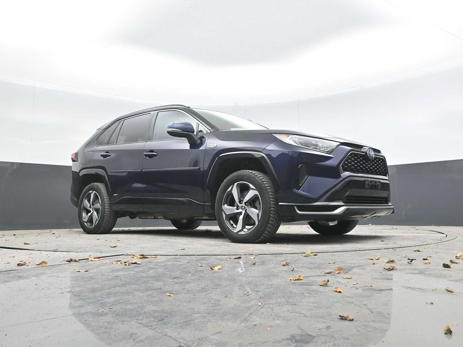 Used 2021 Toyota RAV4 SE w/ Weather & Moonroof Package image 41