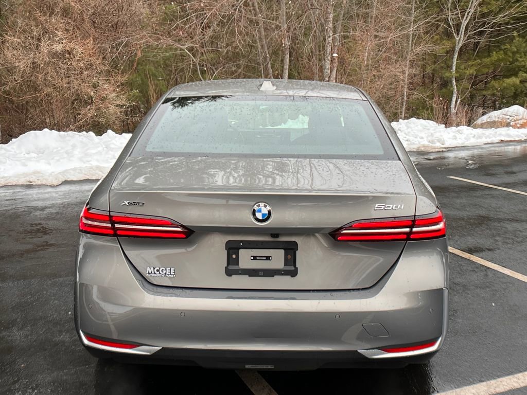 Used 2024 BMW 530i xDrive w/ Premium Package image 4