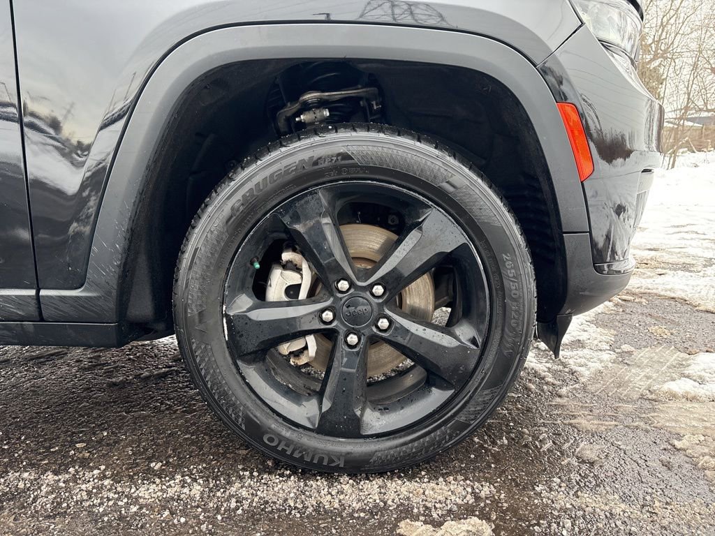 Used 2023 Jeep Grand Cherokee L Laredo image 33