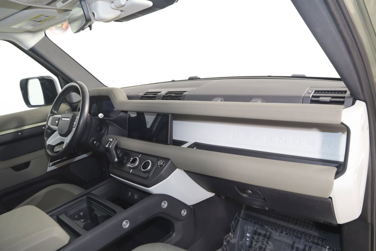 Used 2020 Land Rover Defender 110 First Edition AWD/4WD image 42