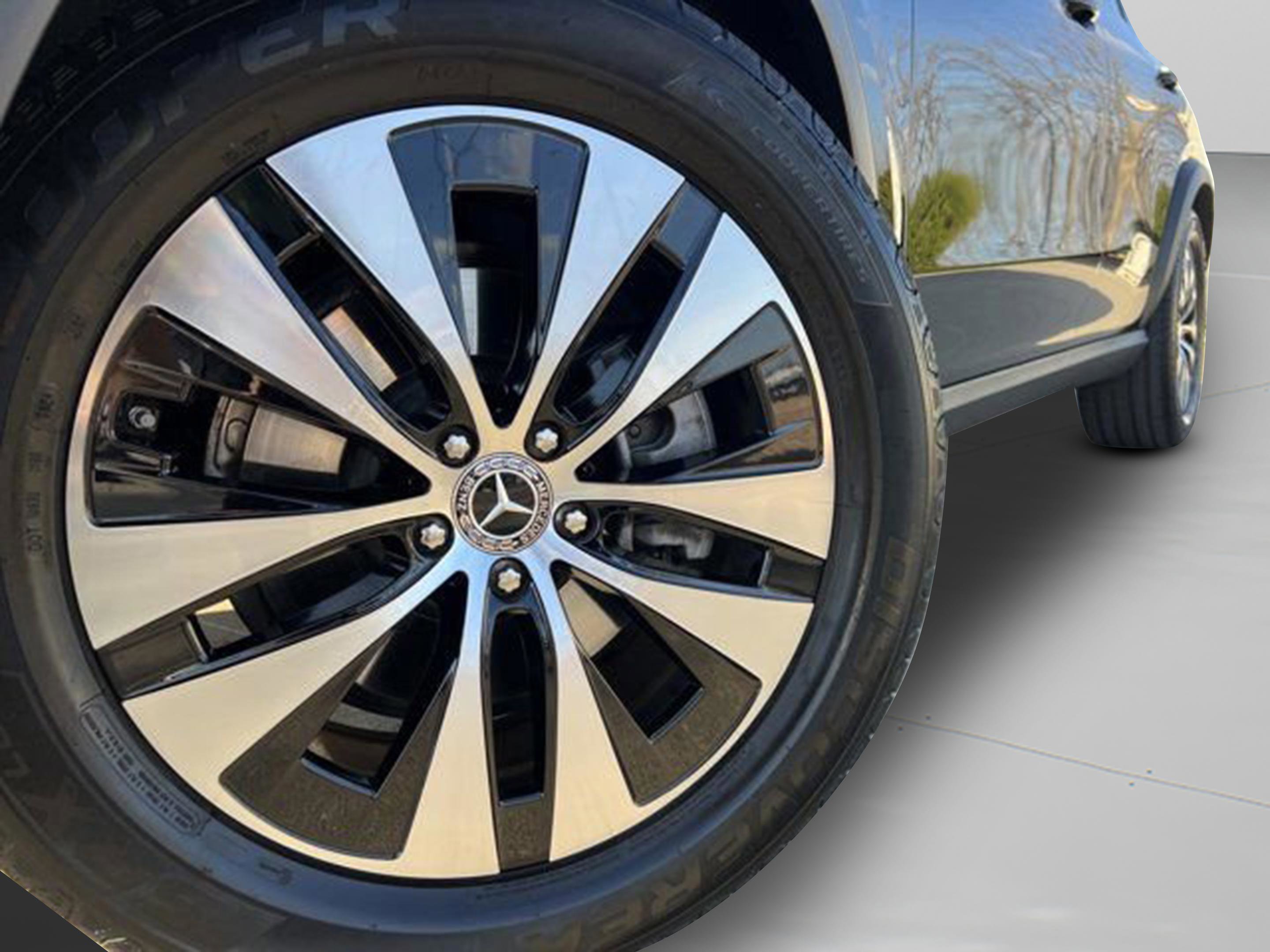 Certified 2025 Mercedes-Benz GLE 350 4MATIC image 36