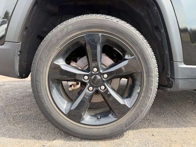Used 2023 Jeep Grand Cherokee Altitude image 10