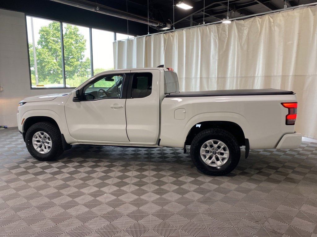Used 2024 Nissan Frontier SV image 9