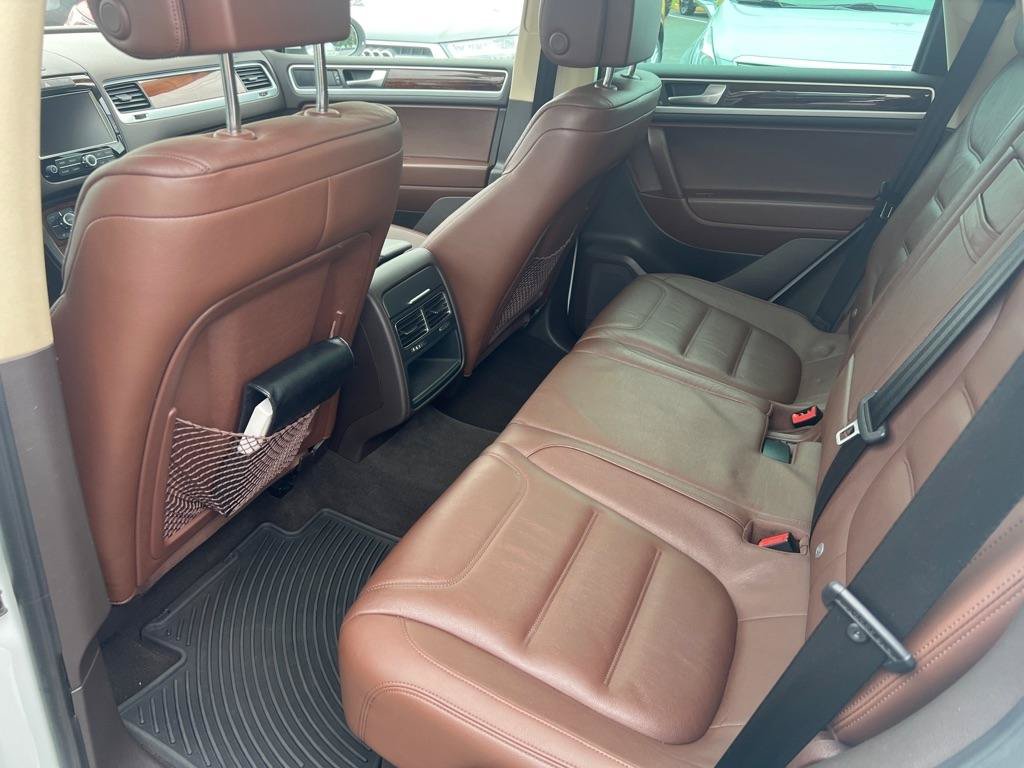 Used 2014 Volkswagen Touareg VR6 AWD/4WD image 14