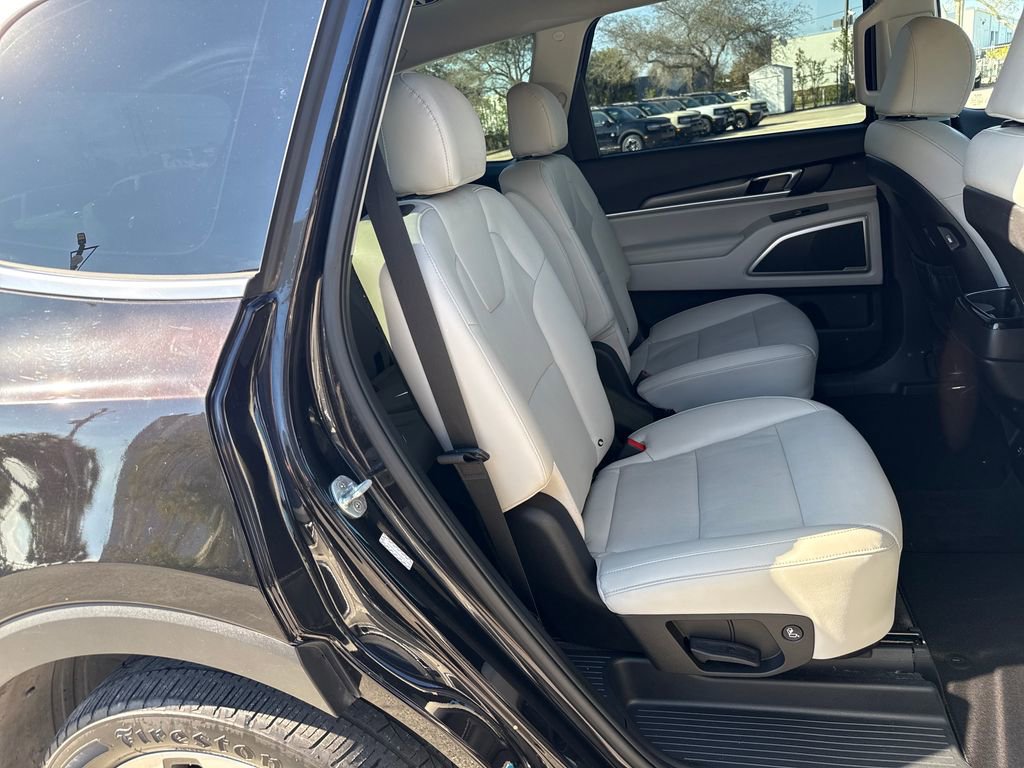 Used 2022 Kia Telluride S image 28