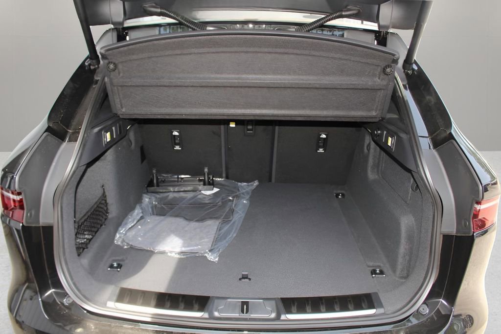 Used 2026 Jaguar F-PACE R-Dynamic S image 16