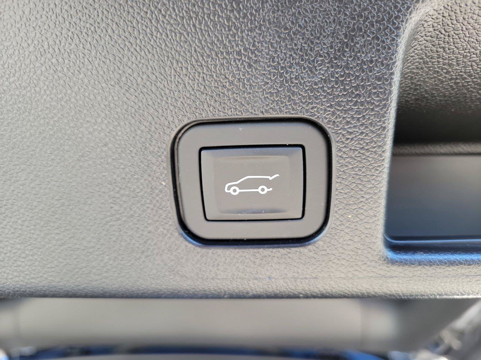 Used 2024 Chevrolet Equinox EV RS AWD/4WD image 9