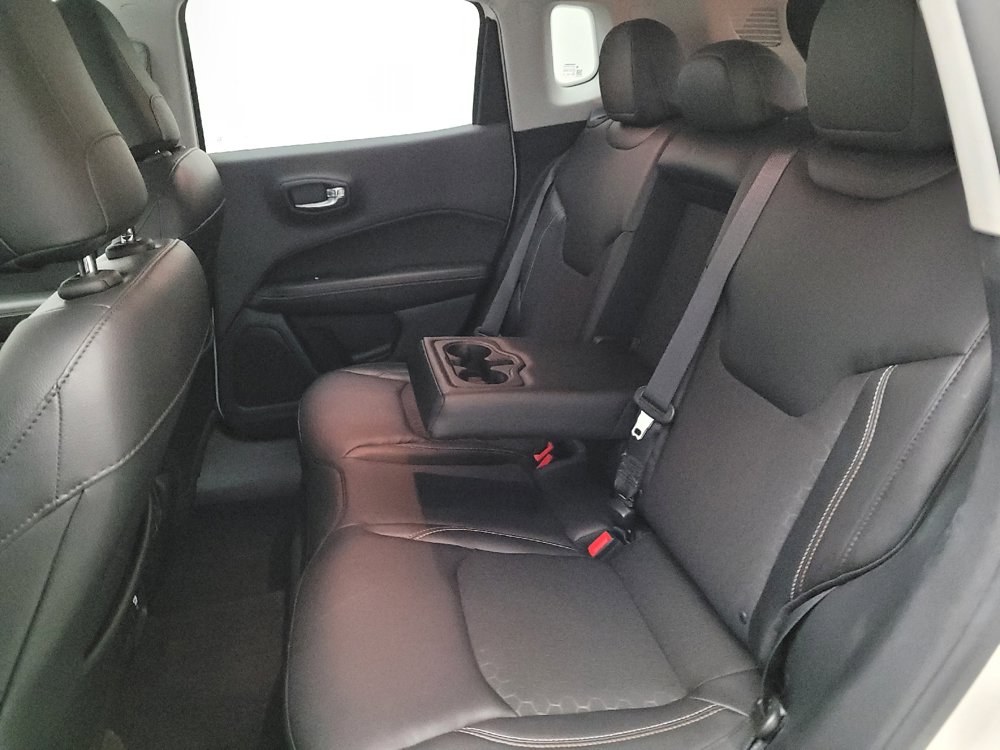 Used 2018 Jeep Compass Latitude w/ Popular Equipment Group FWD image 18