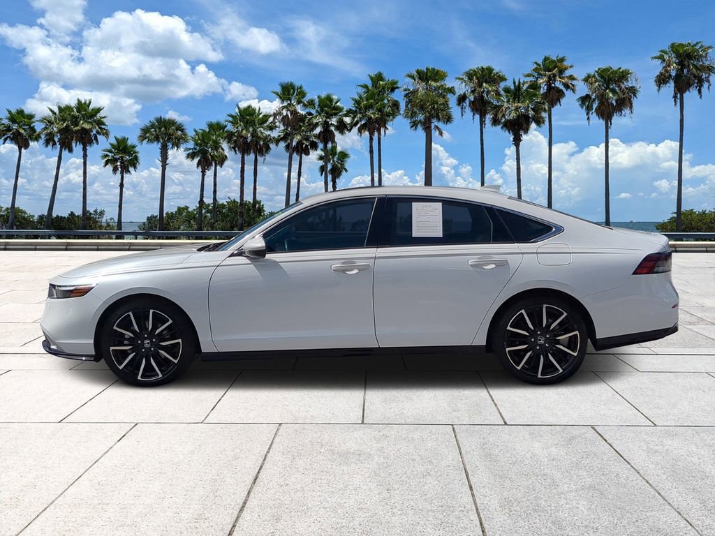 Used 2023 Honda Accord Touring image 6