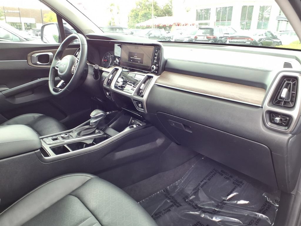 Certified 2023 Kia Sorento X-Line EX AWD/4WD image 15