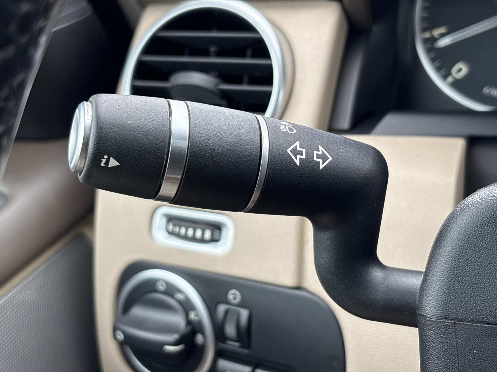 Used 2016 Land Rover LR4 HSE LUX image 22