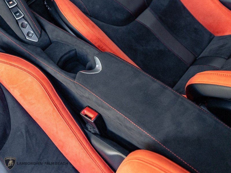 Used 2026 McLaren 750S RWD image 17