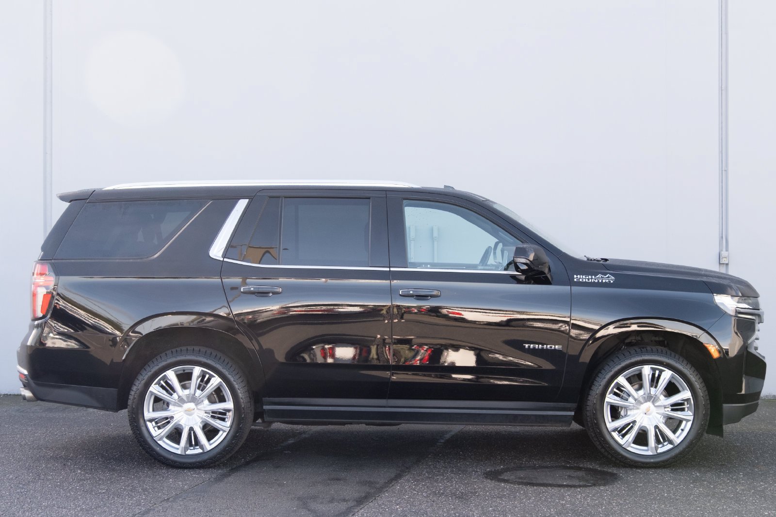 Used 2021 Chevrolet Tahoe High Country AWD/4WD image 30