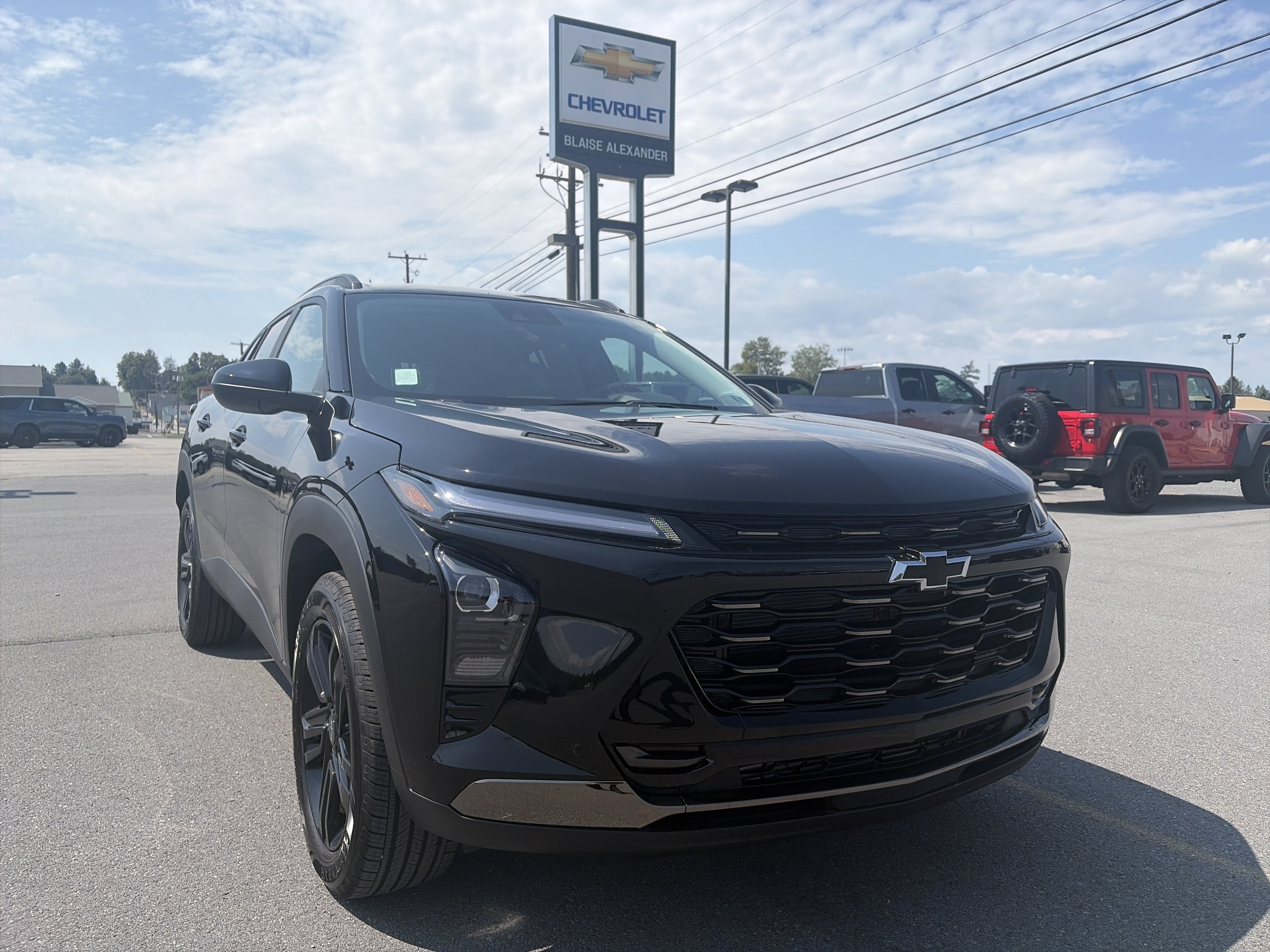 New 2026 Chevrolet Trax ACTIV w/ Driver Confidence Package FWD image 1