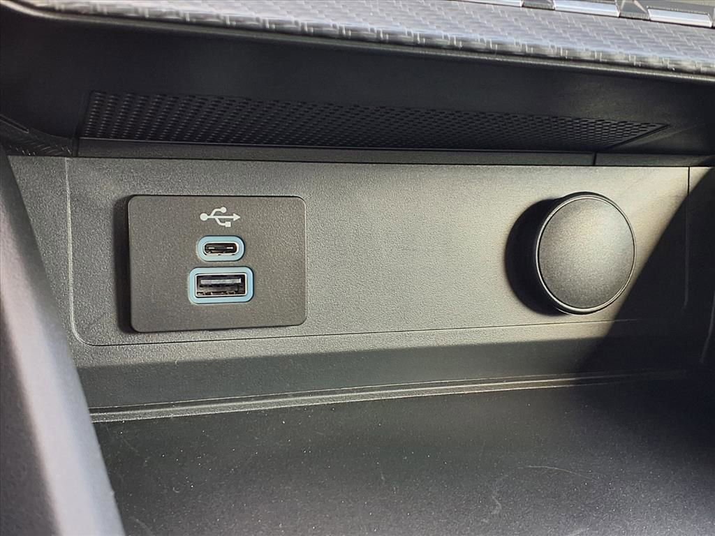 Used 2025 Ford Mustang GT Premium image 9