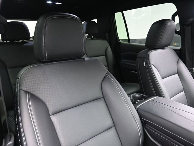 Used 2025 Chevrolet Traverse LT image 29