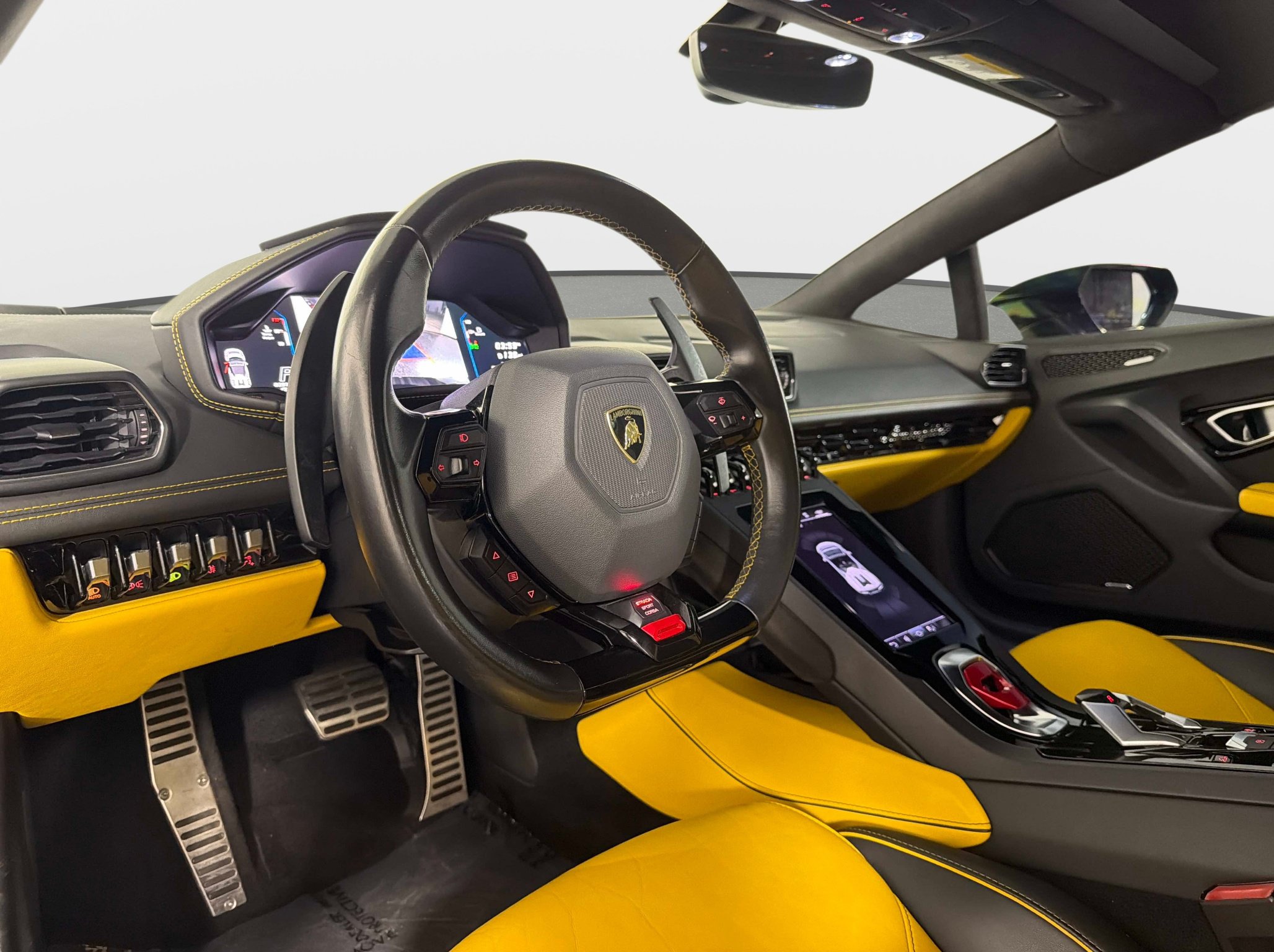Used 2023 Lamborghini Huracan EVO RWD image 31