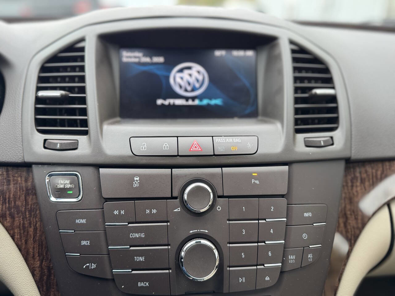 Used 2013 Buick Regal Premium image 17