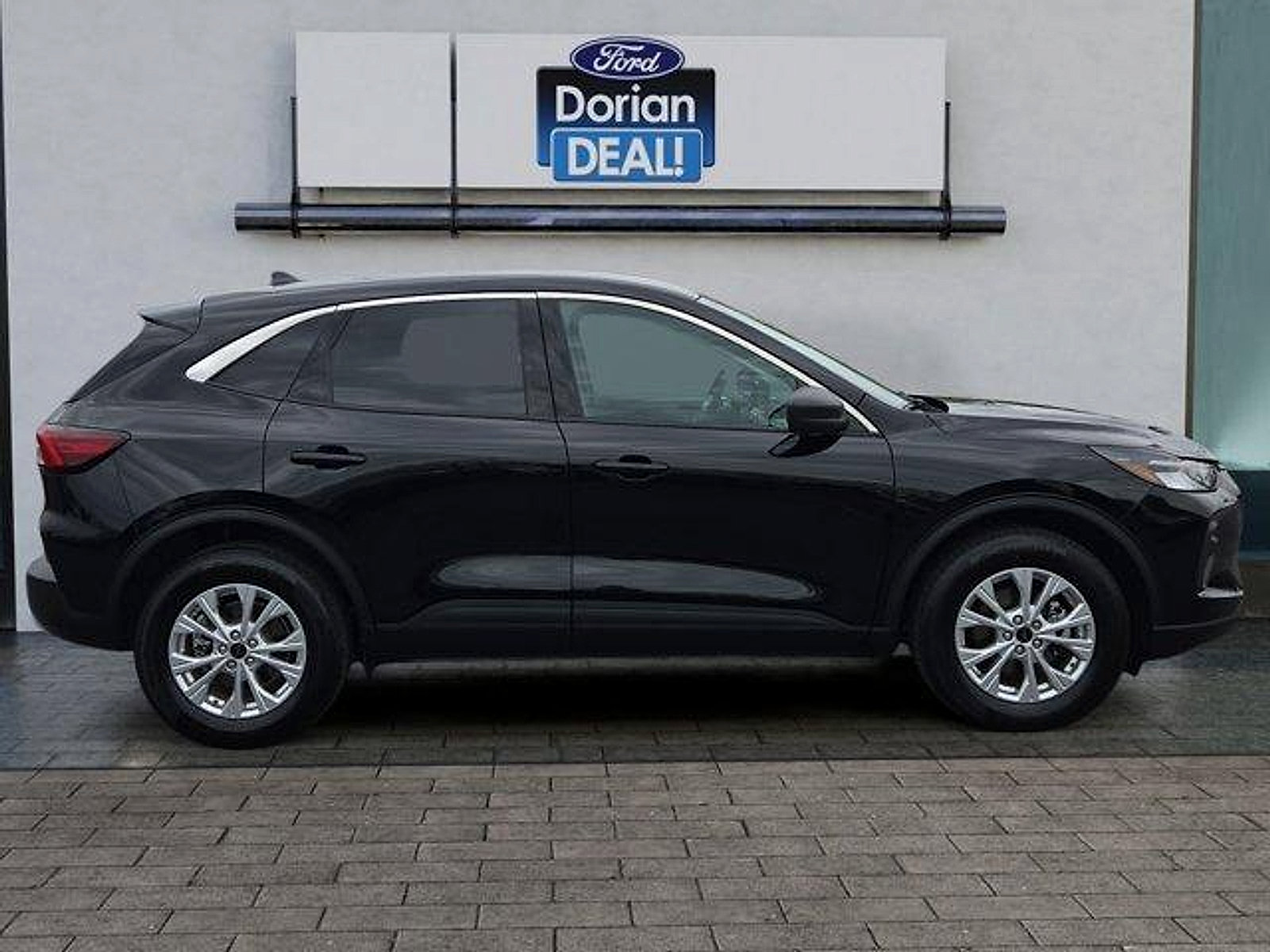 Certified 2023 Ford Escape Active AWD/4WD image 2