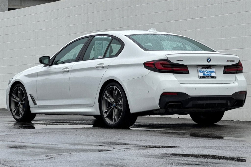 Used 2023 BMW M550i xDrive image 3