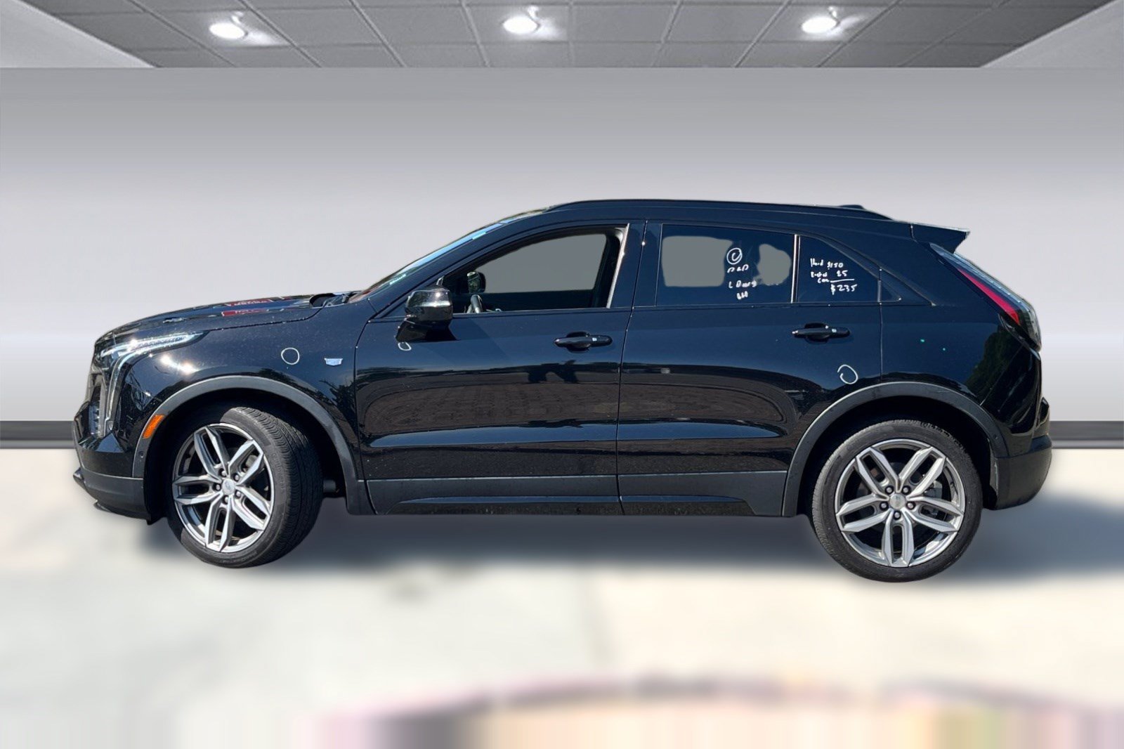 Used 2019 Cadillac XT4 Sport FWD image 2