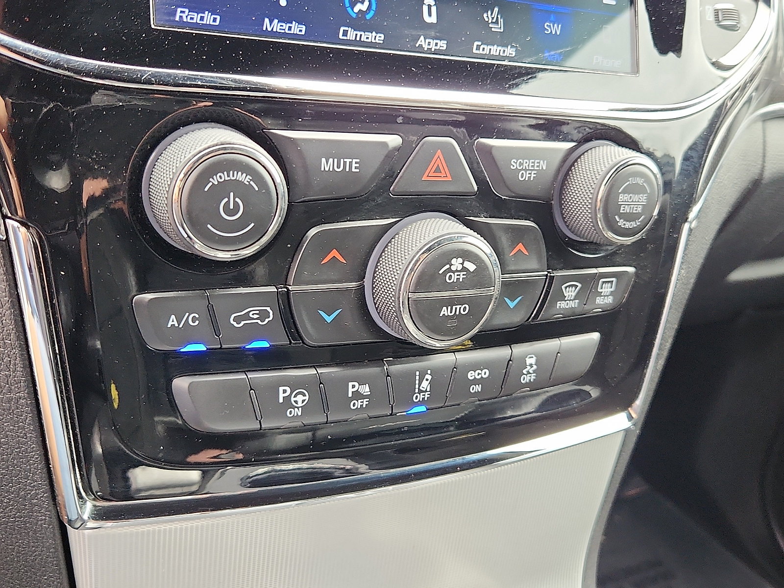 Used 2019 Jeep Grand Cherokee SRT AWD/4WD image 16