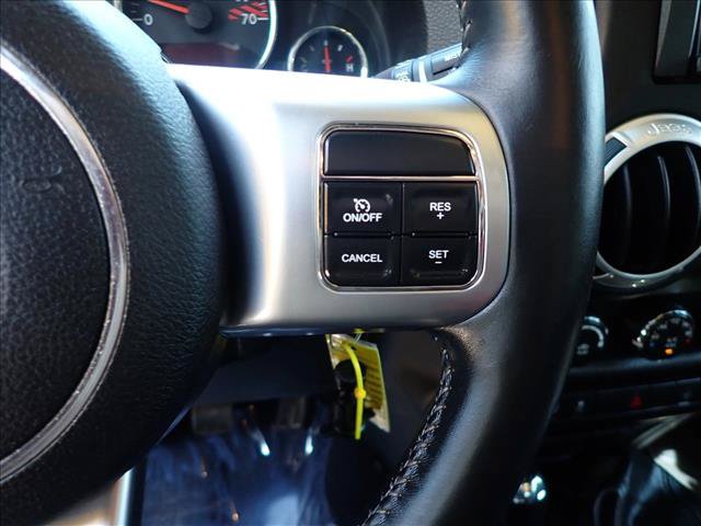 Used 2015 Jeep Wrangler Rubicon AWD/4WD image 13