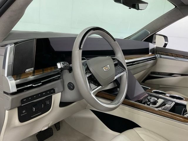 Certified 2025 Cadillac Escalade ESV Premium Luxury Platinum AWD/4WD image 17
