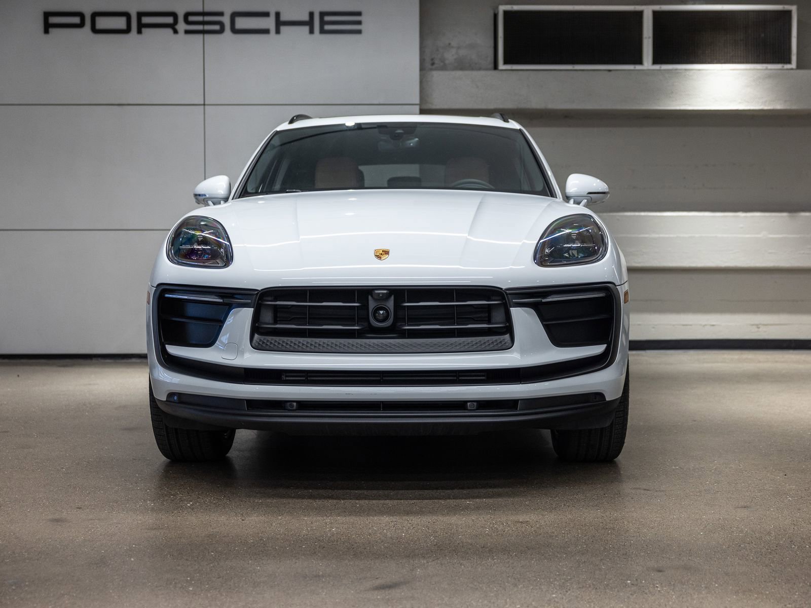 Certified 2025 Porsche Macan image 11