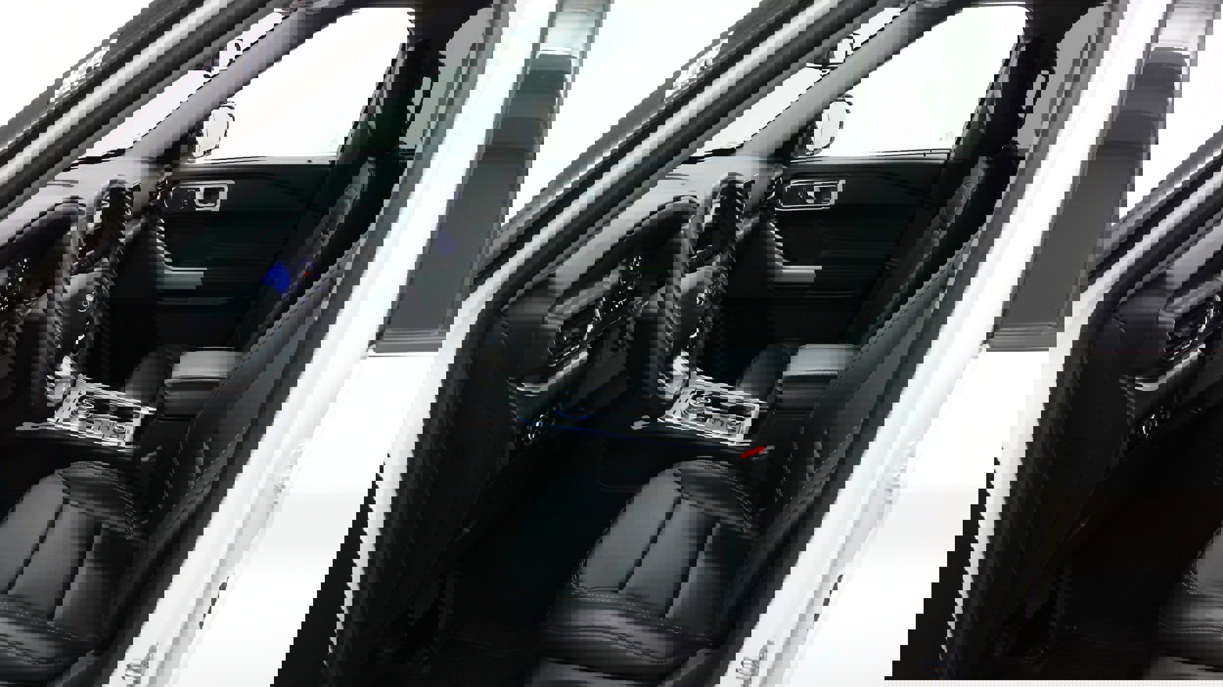 Used 2023 Ford Explorer XLT w/ Equipment Group 202A image 2