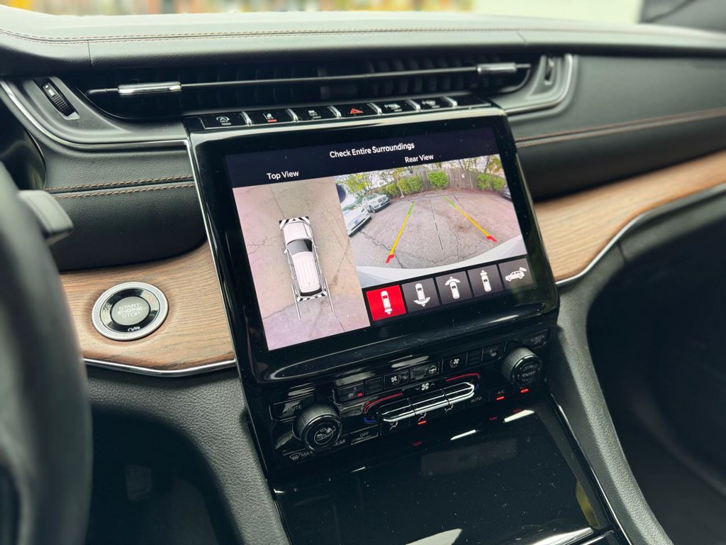 Used 2023 Jeep Grand Cherokee L Summit w/ Rear Seat Video Group I AWD/4WD image 16