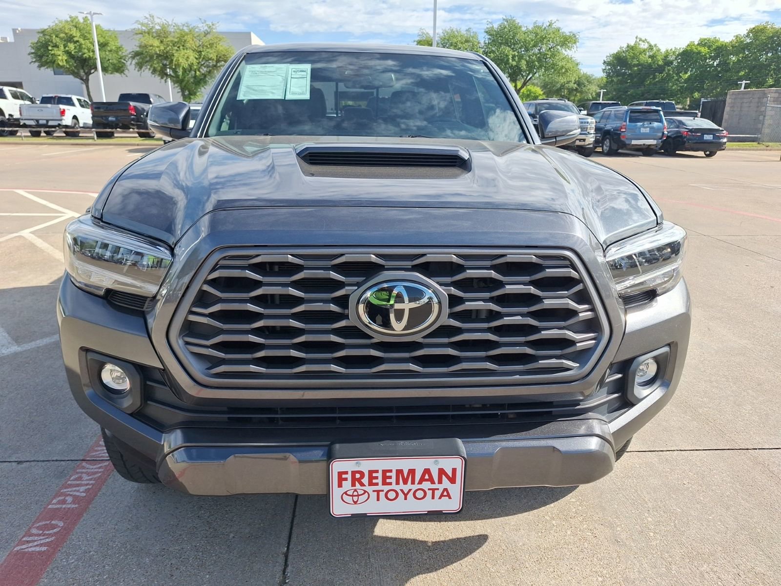 Used 2023 Toyota Tacoma TRD Sport AWD/4WD image 9